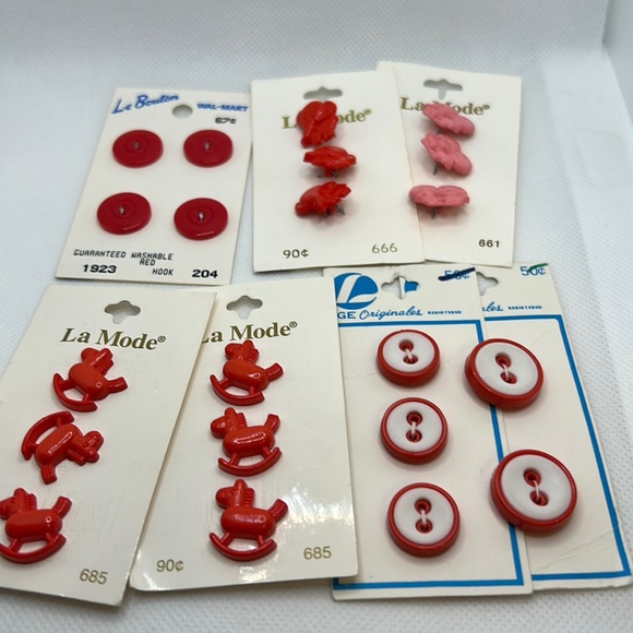Buttons; vintage, red, pink, plastic, made in Japan and Thailand - Picture 1 of 6